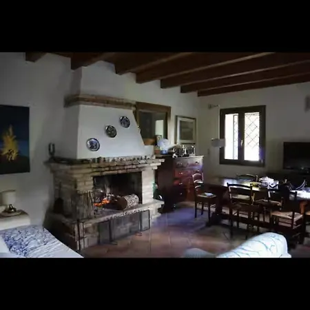 Casa In Montagna A Badi 別荘 Suviana